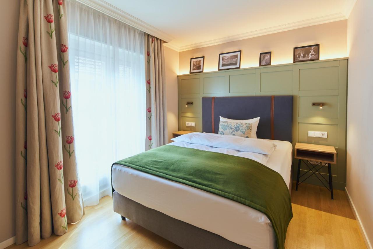 Camera Singola Superior con Letto a Una Piazza e Mezza