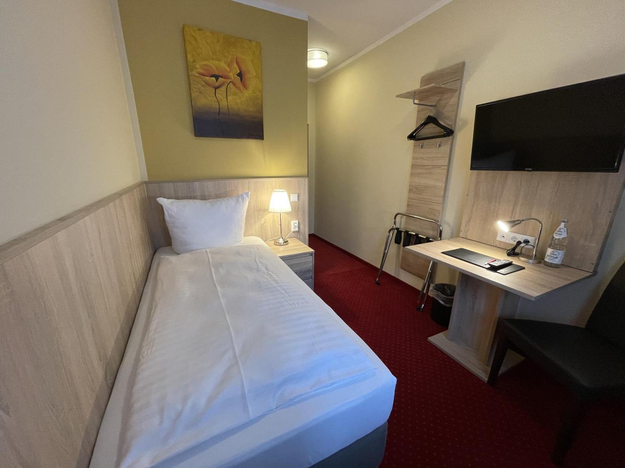 Budget Single Room,1126811211:JPEG