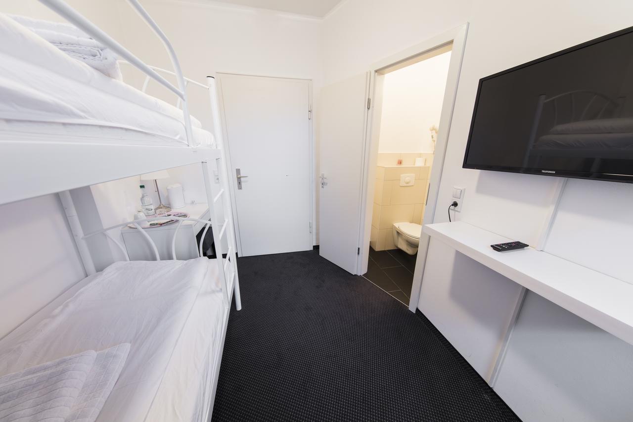 Vierbettzimmer mit eigenem Bad