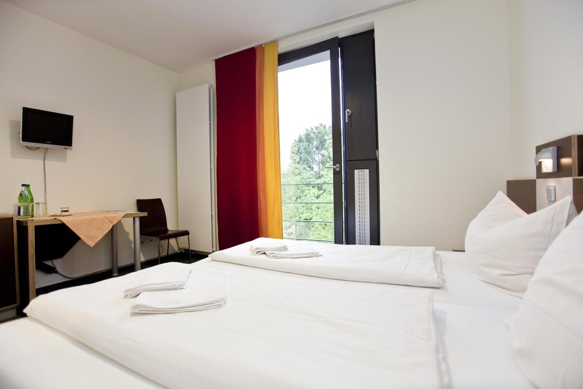 Double Room (Members only, please register)