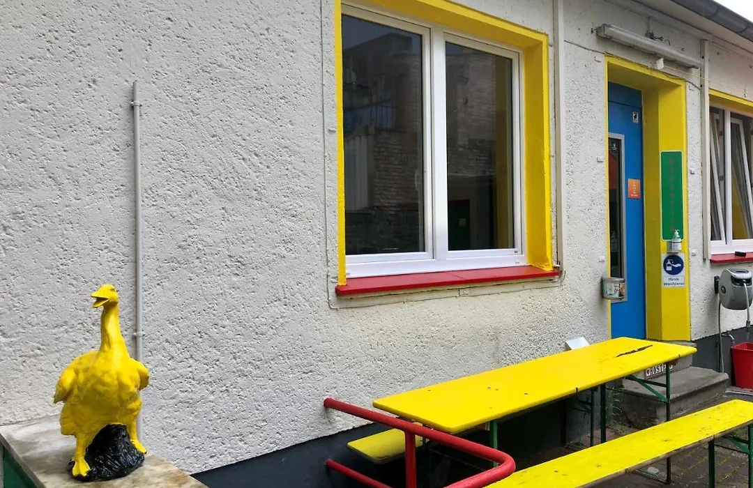 Backpackers Duesseldorf - Self Check-In-1