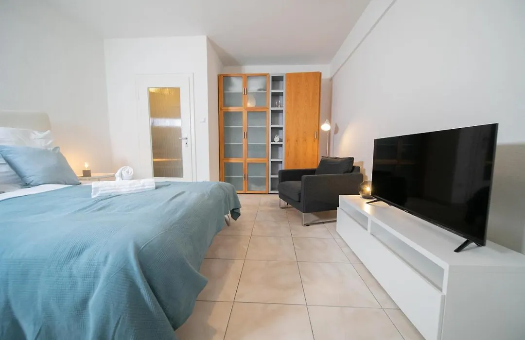 Apartment Blue - Zentral Und Gut Angebunden-1
