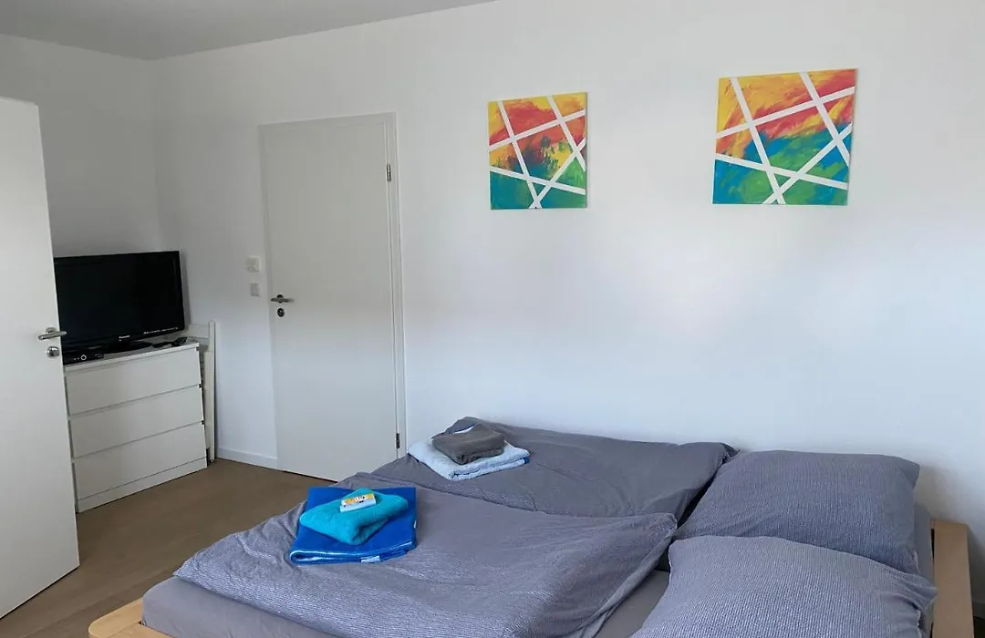 Messezimmer Nahe Der Duesseldorfer Messe Mit Eigenem Eingang Und Gratis Minibar-1