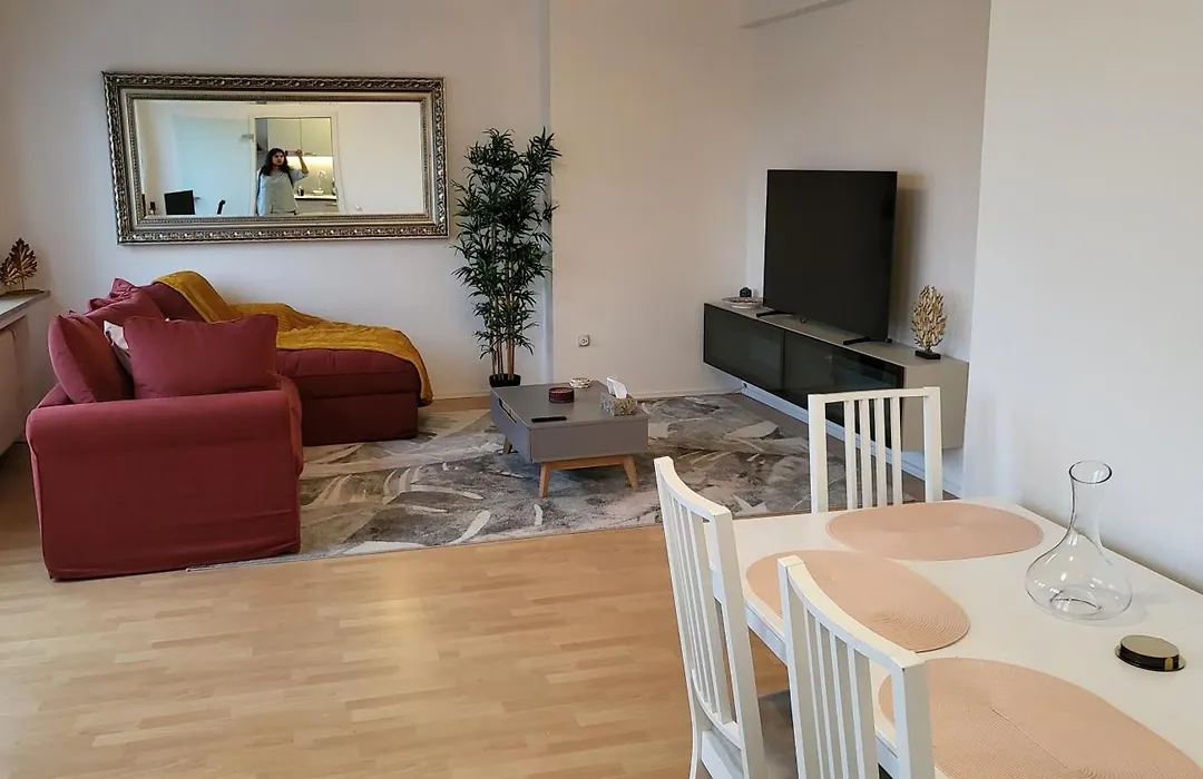 Lavish Stay In The Heart Of Duesseldorf City Center-1