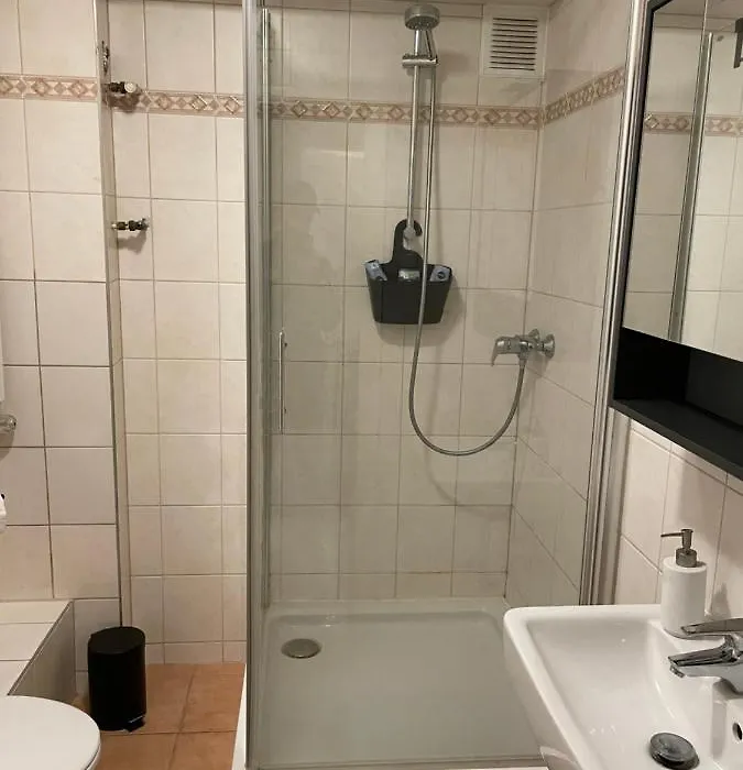 Zentrale Duesseldorf City Zweizimmerwohnung-1