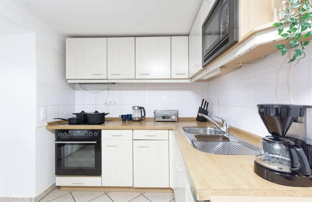 T&K Apartments - Dusseldorf - 2 Rooms - Ground Floor-1