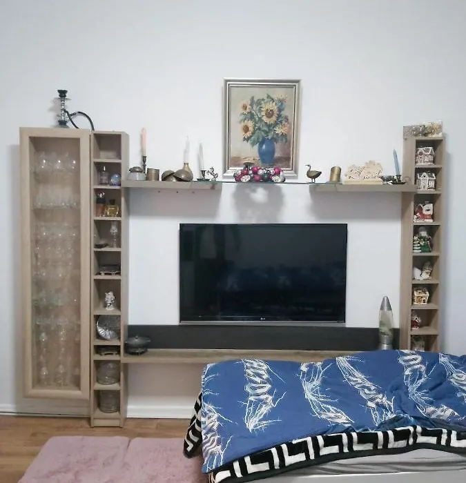 1 Zimmerwohnung Mit Kueche, Balkon Und Badezimmer In Duesseldorf Apartmen-1