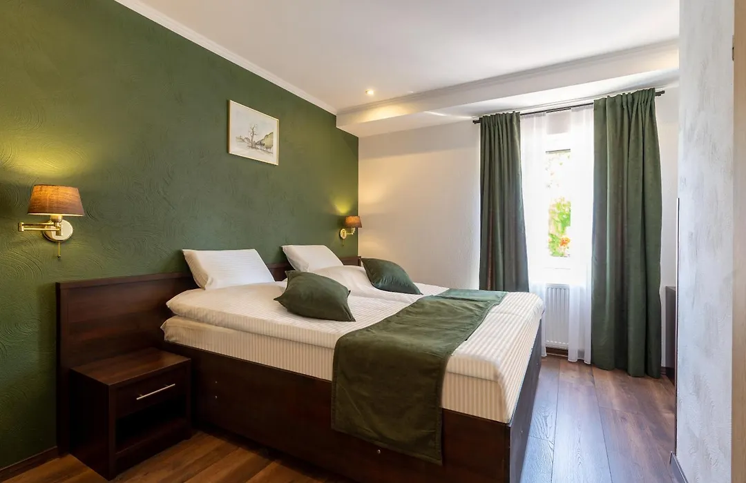 Jupa'S Hotel-1