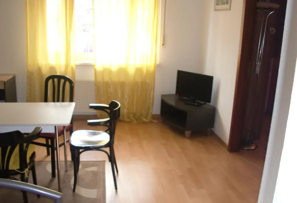 Monteurwohnung Im Zentrum Lierenfeld-1