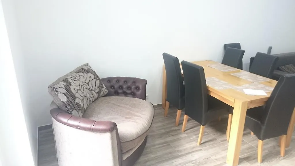 Avi City Apartments Goodhouse-1