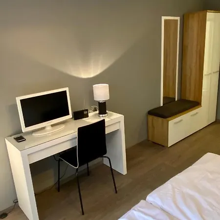 Stadt-Apartment Duesseldorf-3