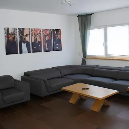 Unique Flat-3