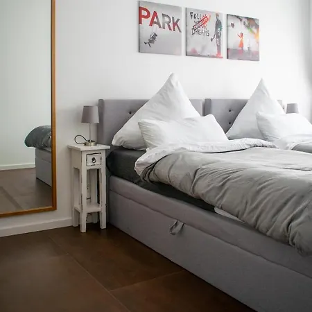 Unique Flat-2
