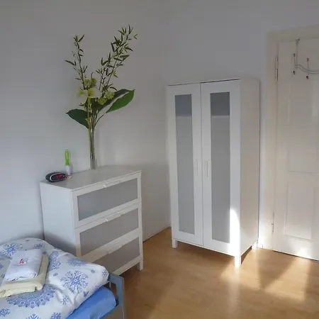 Airport Apartment-2