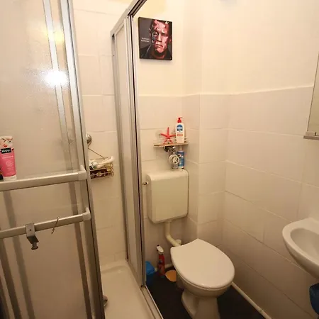 Ferienwohnung, Gemuetlicher Altbau Mit Balkon Naehe Fuerstenplatz Und Koenigsallee-3
