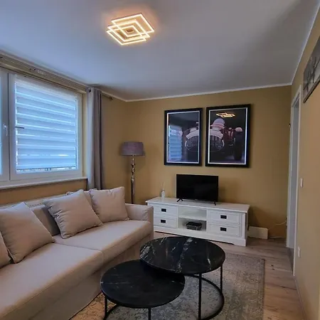 Lovely 2-Bedroom Unit In Duesseldorf Tastefully Furnished-2