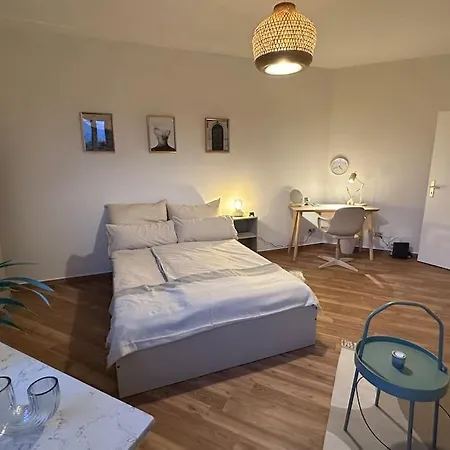 Apartment Mit Wohnkueche & Balkon-3