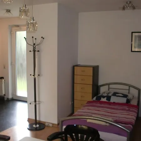 Monteurwohnung Im Zentrum Lierenfeld-2