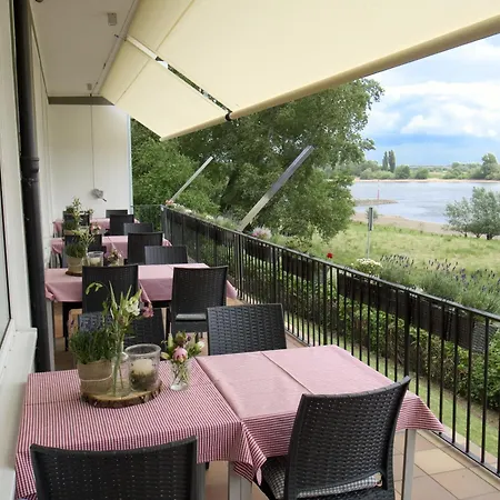 Faehrhaus Hotel Am Rhein By Mayburgh-2