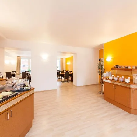 Hotel Antares Duesseldorf-3