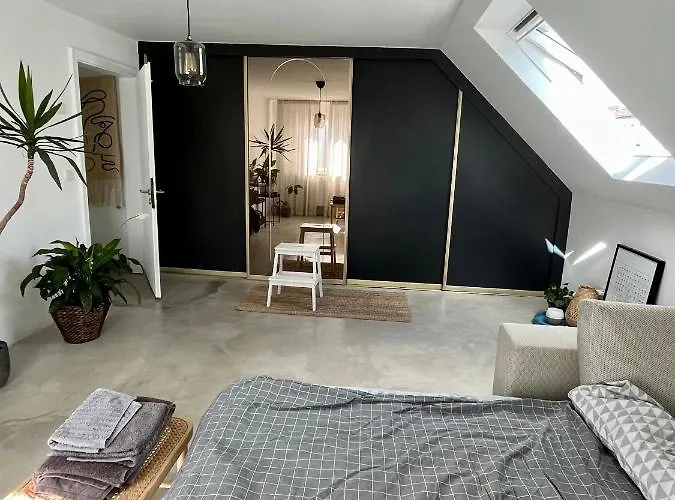 Helles Privatzimmer mit perfekter Lage für Messebesucher Düsseldorf