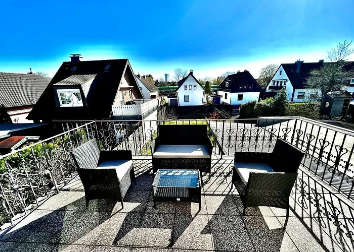 Gemuetliches Zimmer Mit Grosser Terrasse Naehe Messe, Flughafen & Psd Dome Düsseldorf