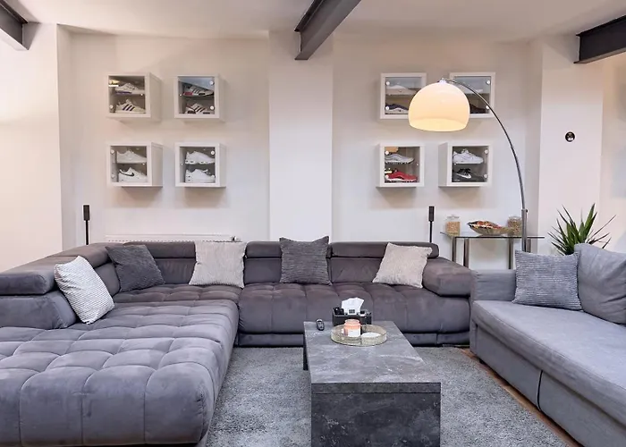 Haustierfreundliches White Lofty Und White Studio Düsseldorf